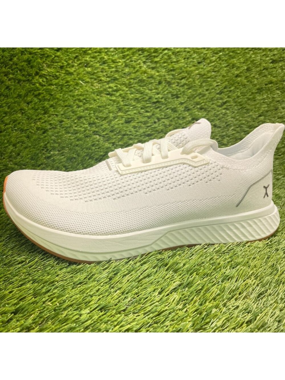 Flux Footwear Adapt Runner White Gum Mens Size 10.5 Athletic Walking Knit Shoes - Picture 3 of 9